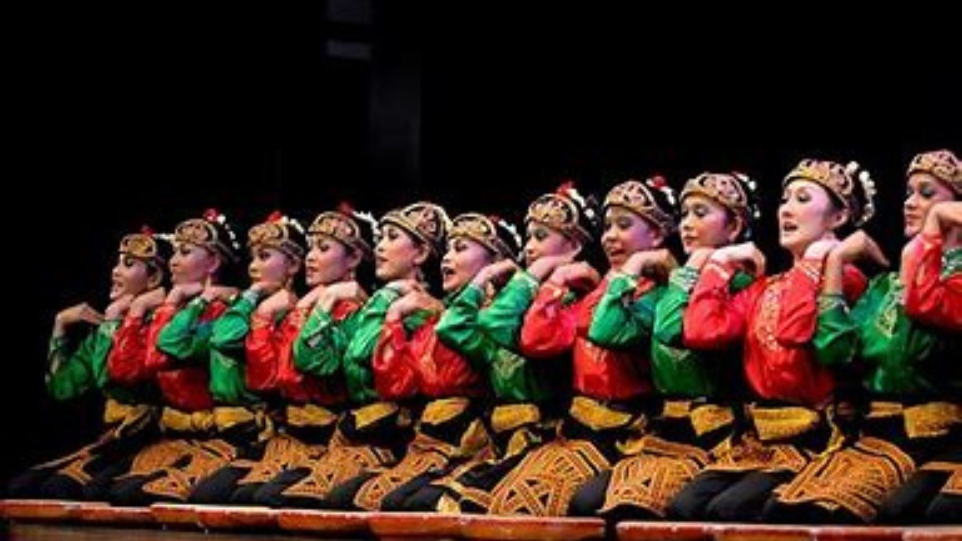 Kesenian tradisional (tari saman)